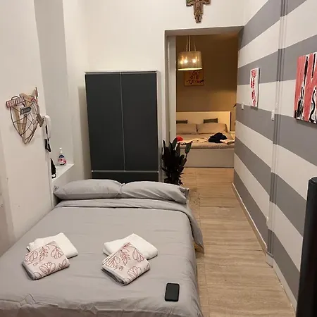 Luminoso Con Cucina In Pieno Centro Storico * La Spezia